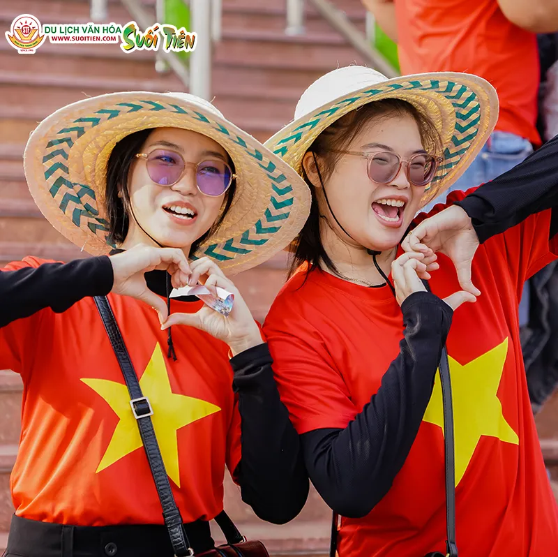 Suối Tiên chào đón hàng chục nghìn du khách trong kỳ nghỉ lễ 30/4 – 01/05