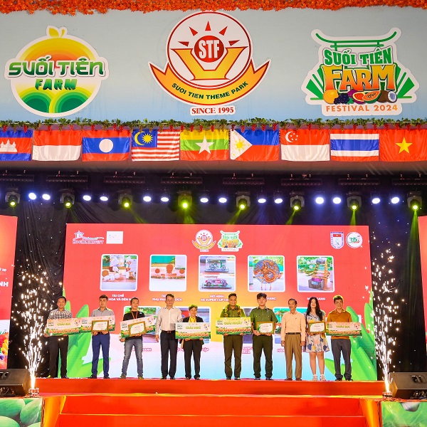 Giới trẻ hào hứng tham gia hoạt động đoàn kết vì môi trường tại Suối Tiên